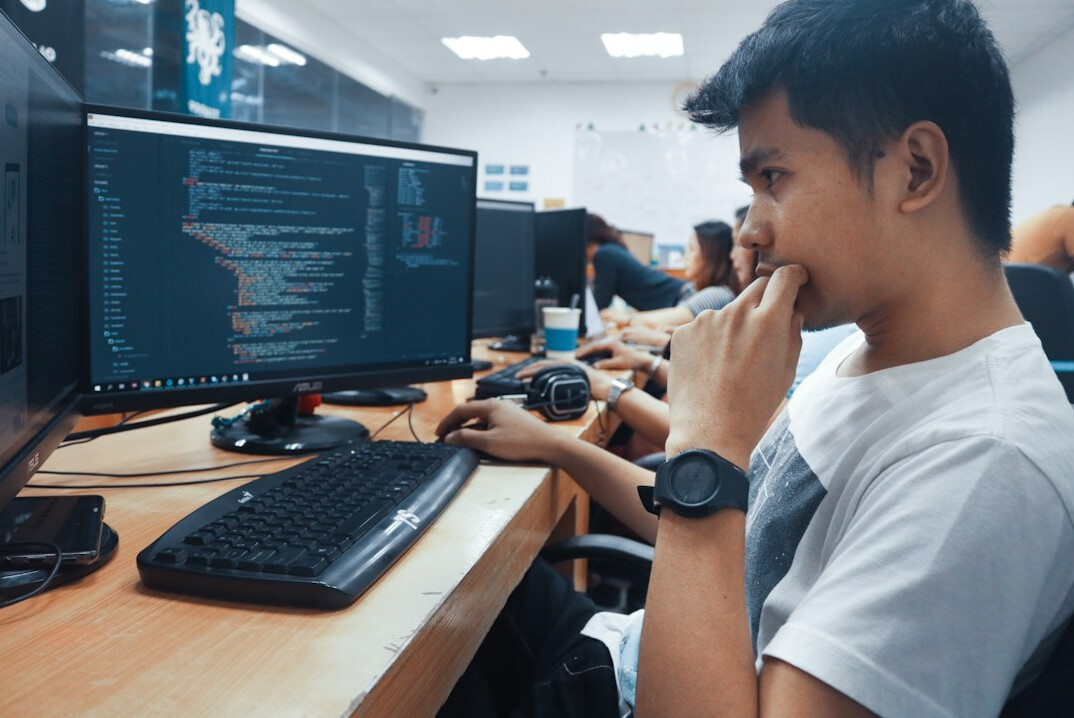programmer studying english